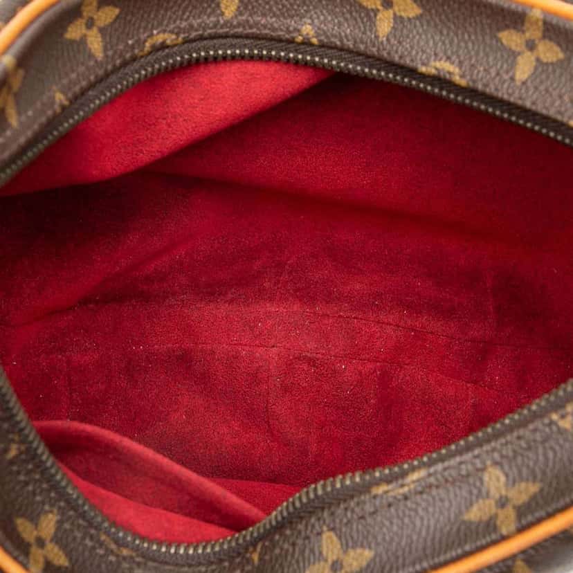 Louis Vuitton Monogram Croissant MM Brown Good condition - Model View