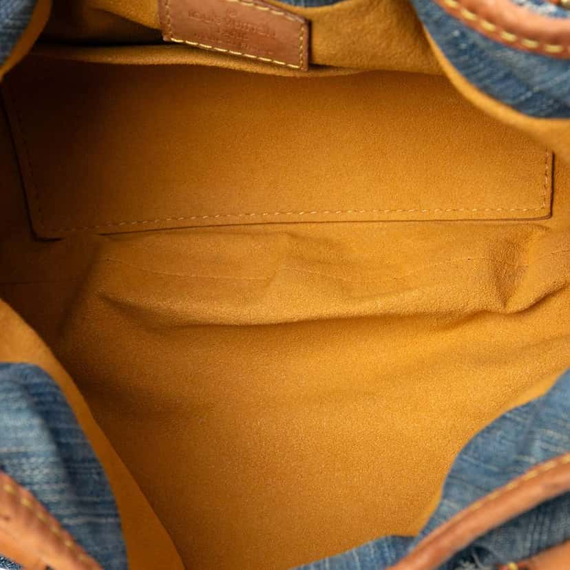 Louis Vuitton Monogram Denim Pleaty Blue Denim Good condition - Model View