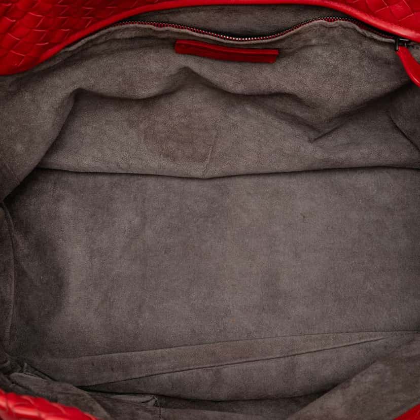 Bottega Veneta Nappa Intrecciato Ruffle Tote Red Leather Good condition - Model View