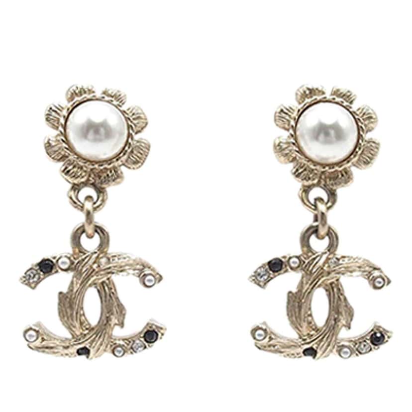 Chanel CC Gold Plated Faux Pearl Rhinestone Drop Push Back Earrings Gold Metal Good condition - Front View