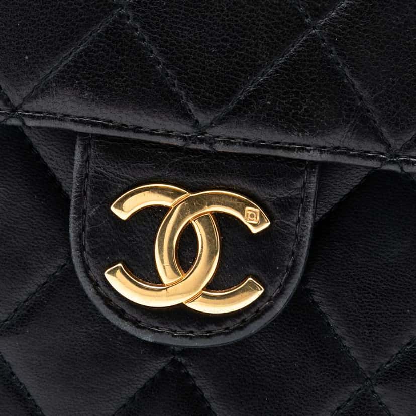 Chanel CC Quilted Lambskin Single Flap Black Leather Good condition - Box View