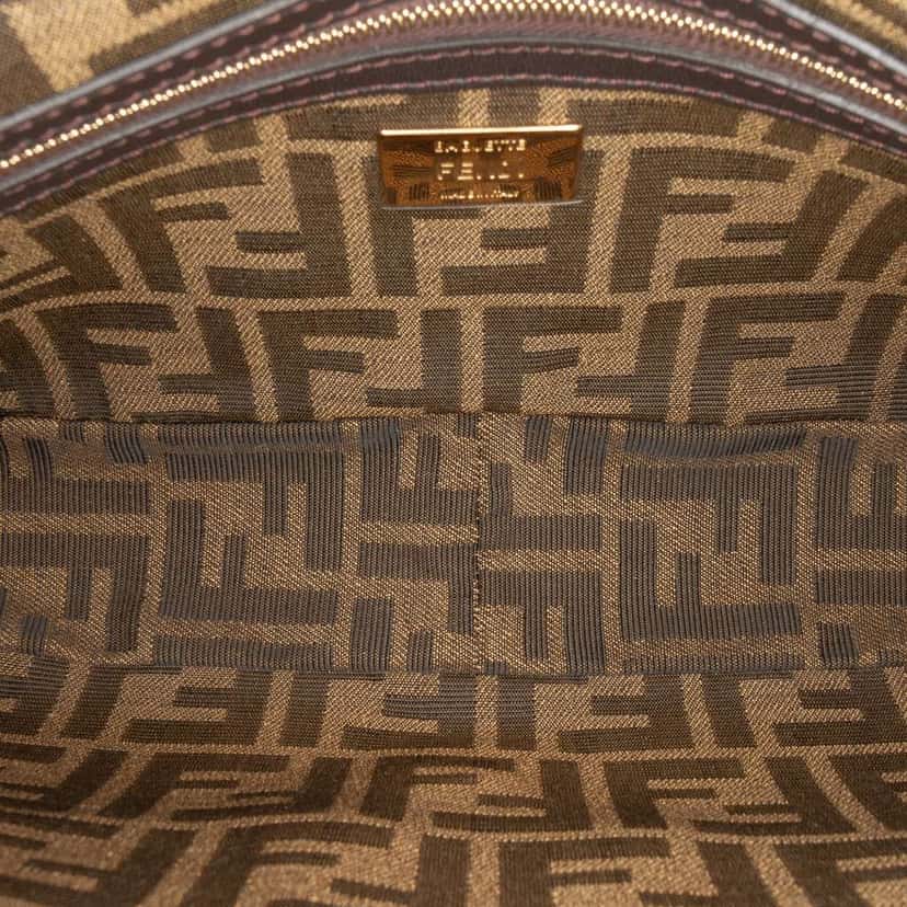 Fendi Medium Zucca Canvas Baguette Satchel Brown Canvas Good condition - Model View