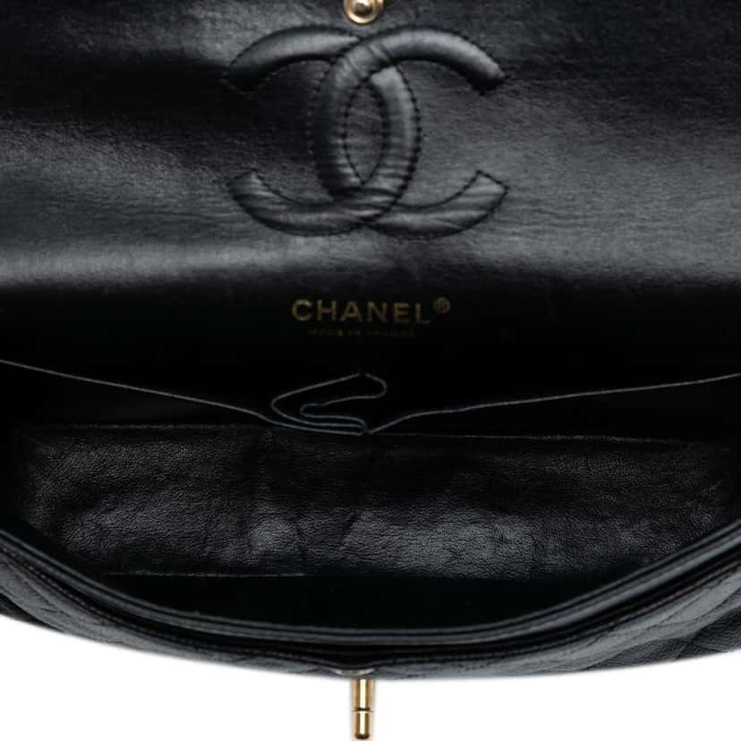 Chanel Medium Classic Caviar Double Flap Black Leather Good condition - Model View