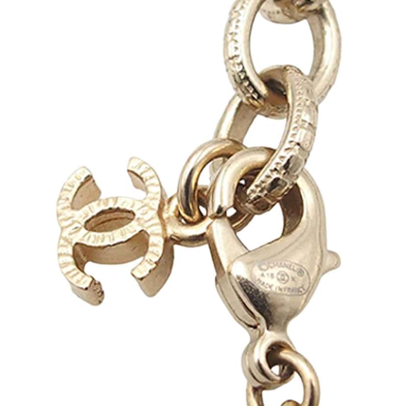 Chanel CC Gold Plated Faux Pearl and Rhinestone Flower Necklace Gold Metal Good condition - Box View