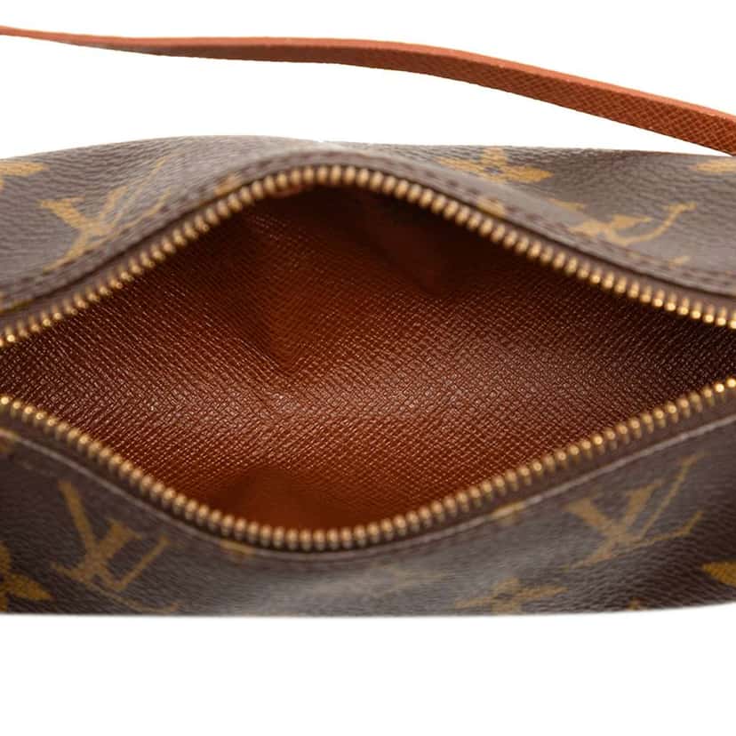 Louis Vuitton Monogram Papillon Pochette Brown Very good condition - Model View
