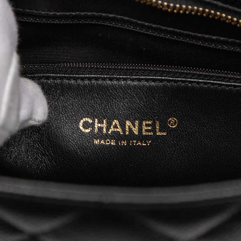 Chanel Caviar Medallion Tote Black Leather Good condition - Box View