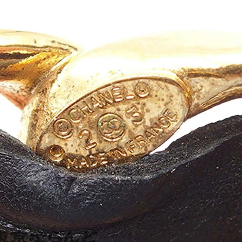 Chanel Gold Plated Leather Woven Chain Cuff Bracelet Gold Metal Good condition - Box View