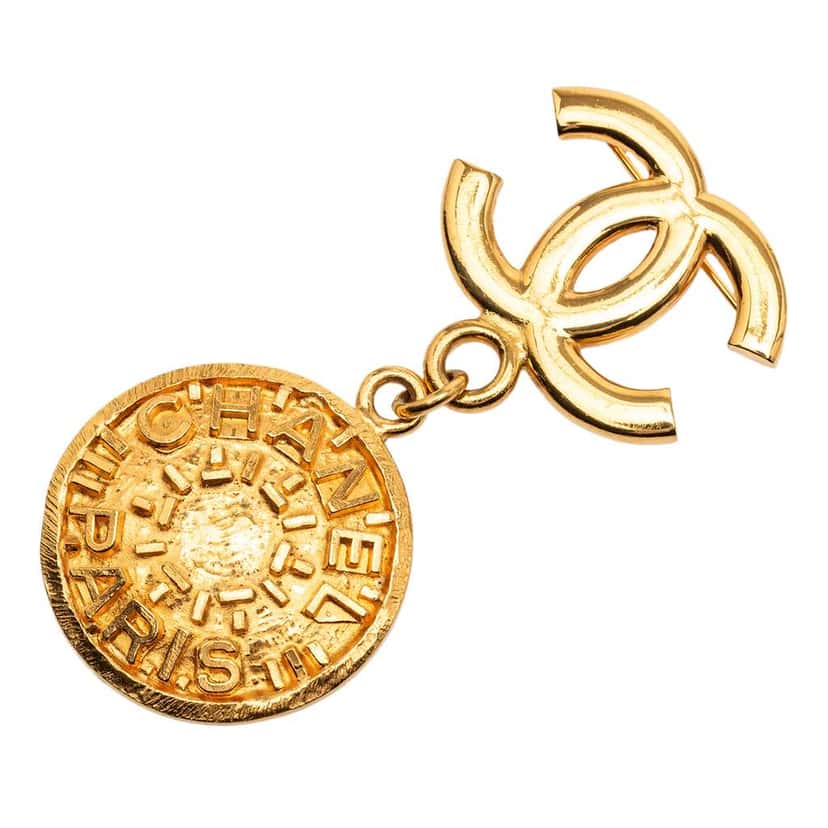 Chanel CC Gold Plated Medallion Brooch Gold Metal Good condition - Front View