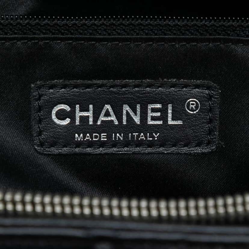 Chanel Caviar Grand Shopping Tote Black Leather Good condition - Box View
