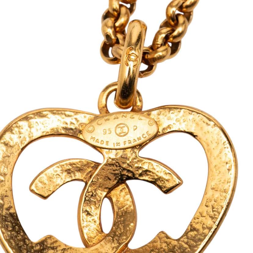 Chanel Gold Plated CC Heart Pendant Necklace Gold Metal Good condition - Inside View