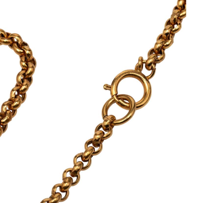 Chanel Gold Plated CC Heart Pendant Necklace Gold Metal Good condition - Model View