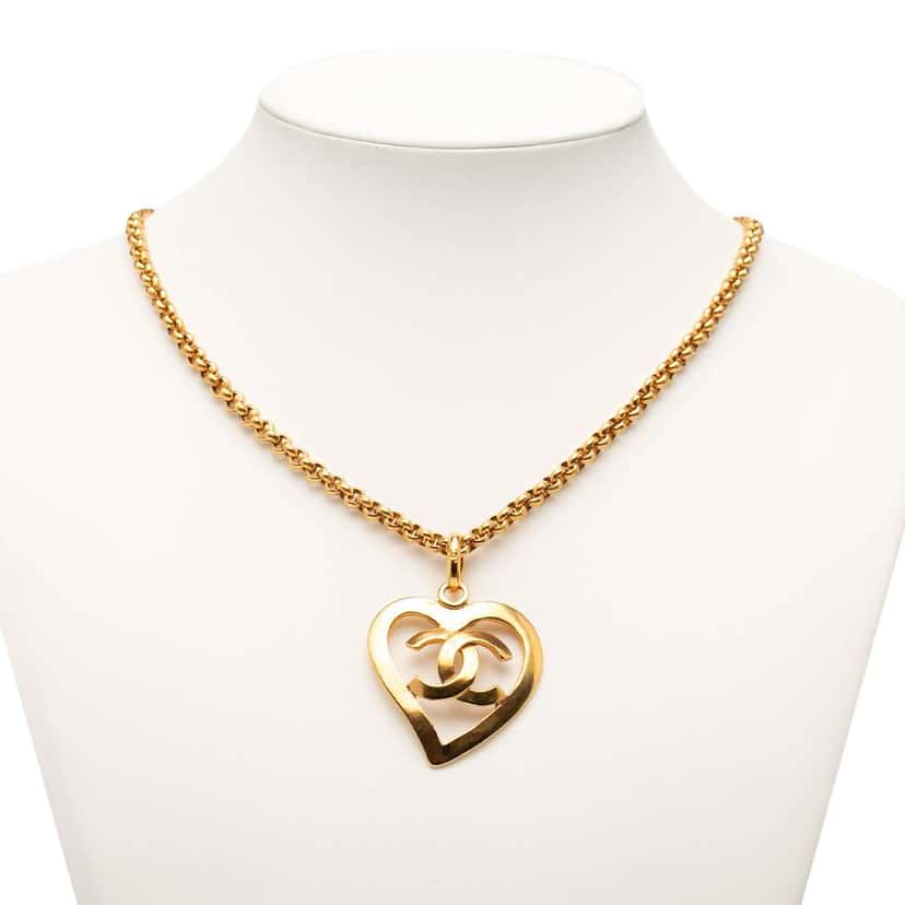 Chanel Gold Plated CC Heart Pendant Necklace Gold Metal Good condition - Box View