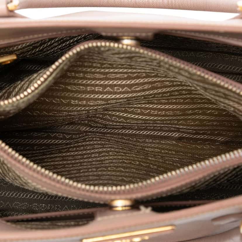 Prada Medium Saffiano Lux Galleria Tote Pink Leather Good condition - Model View