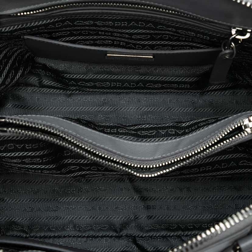 Prada Medium Bicolor Saffiano Lux Promenade Satchel Grey Leather Good condition - Model View