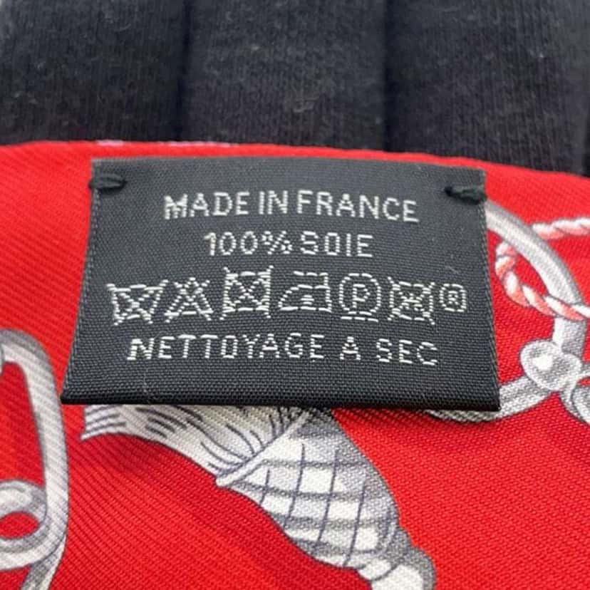 Hermès C'est La Fete Silk Twilly Scarf Red Silk Very good condition - Box View