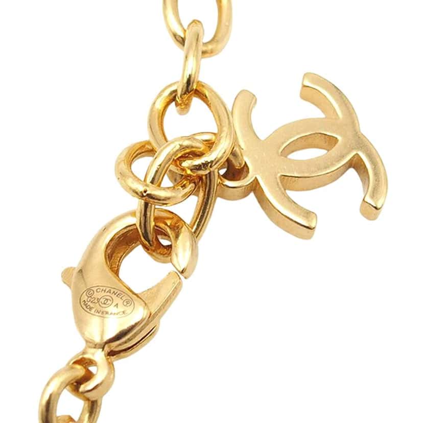 Chanel Gold Plated CC Faux Pearl and Rhinestone Africa Pendant Necklace Gold Metal Good condition - Box View
