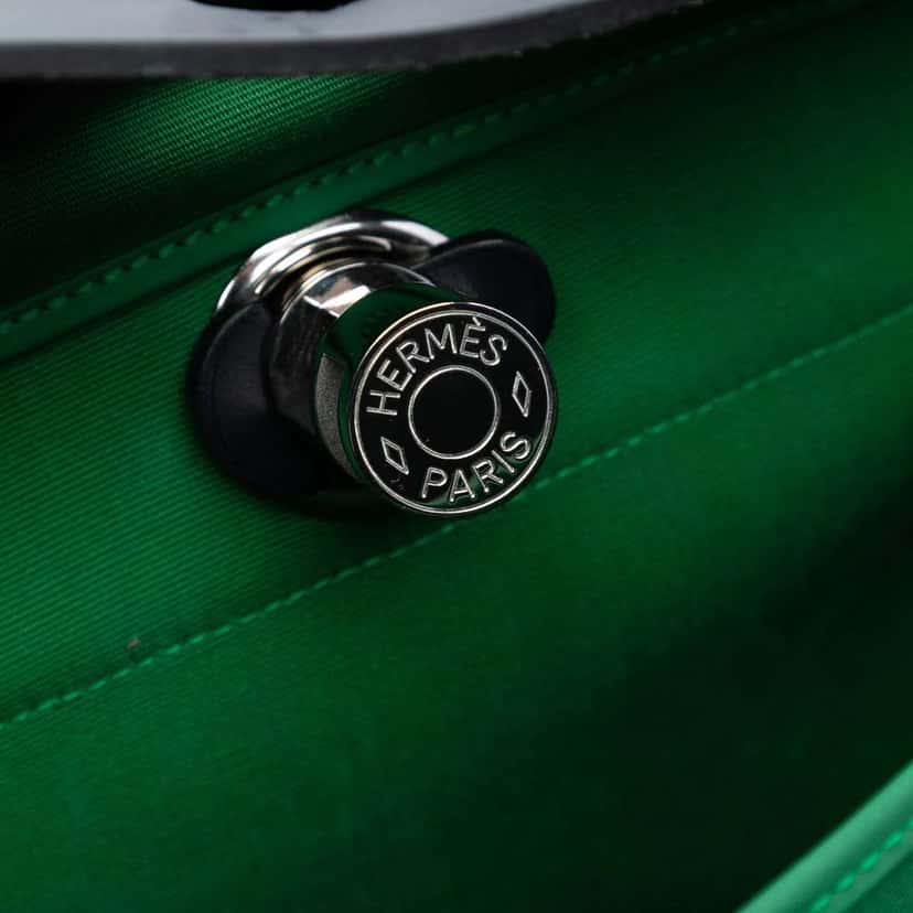 Hermès Toile Herbag Zip 31 Green Canvas Good condition - Box View