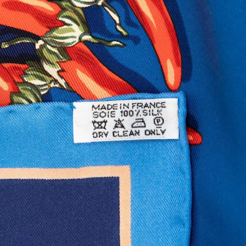 Hermès Aux Pays Des Epices Silk Scarf Blue Silk Very good condition - Model View