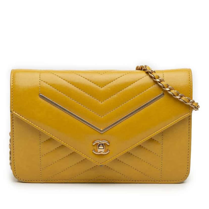 Chanel Small Reversed Chevron Lambskin Flap Yellow Leather Very good condition - Front View