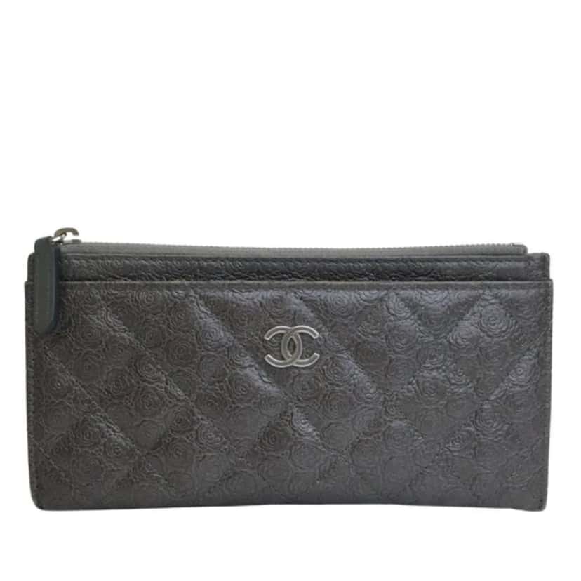 Chanel Quilted Lambskin Camellia Zip Pouch Grey Leather Good condition - Front View