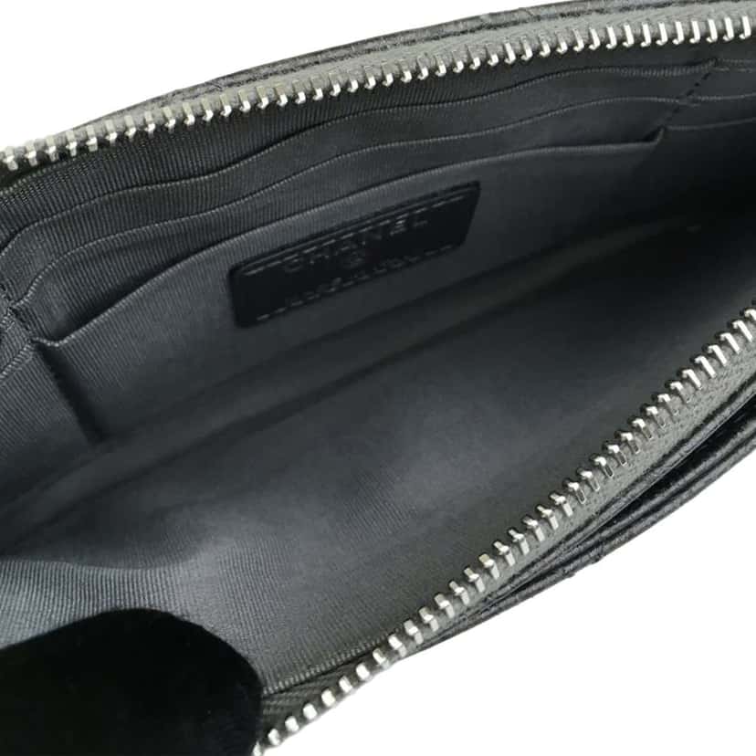 Chanel Quilted Lambskin Camellia Zip Pouch Grey Leather Good condition - Model View