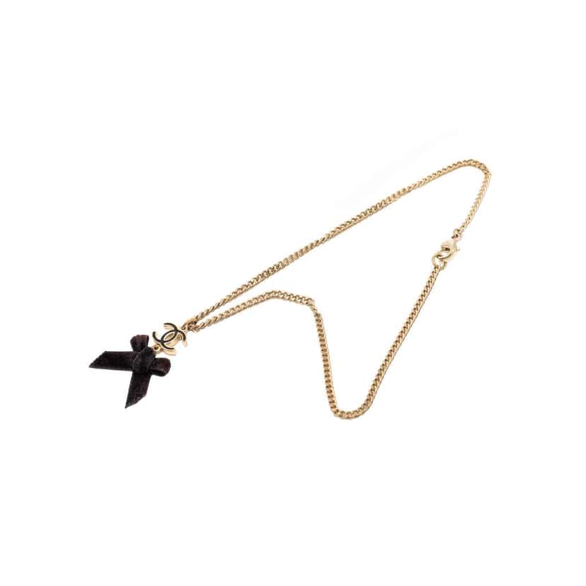 Chanel CC Gold Plated Enamel Velvet Bow Pendant Necklace Gold Metal Good condition - Box View