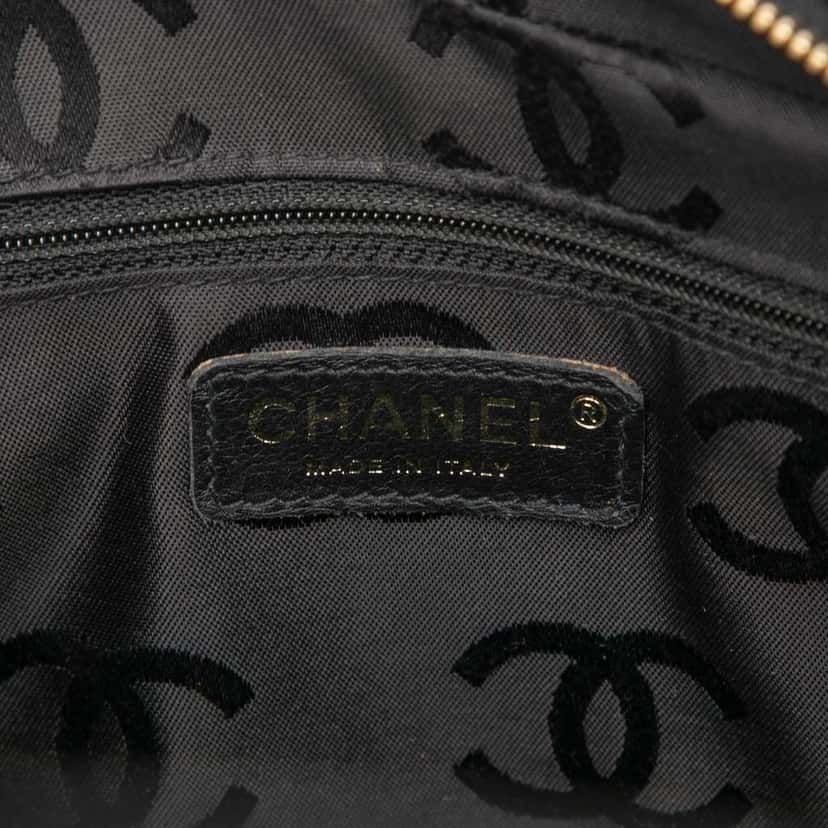 Chanel CC Quilted Calfskin Wild Stitch Handbag Black Leather Good condition - Box View