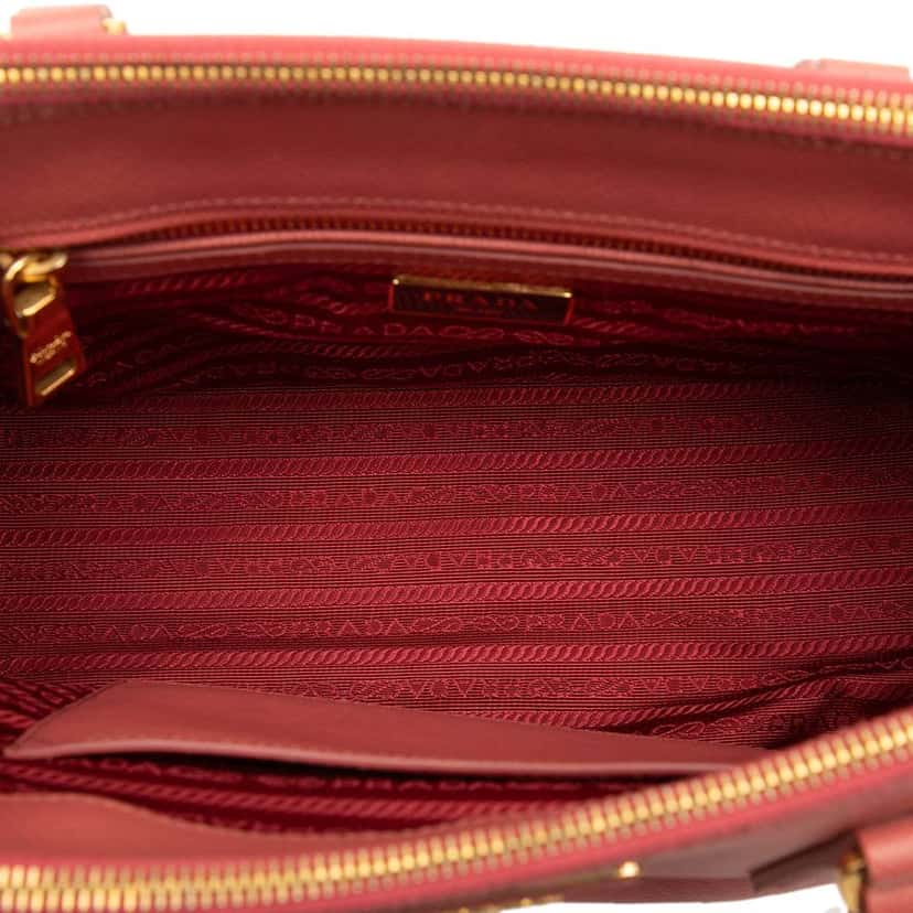 Prada Small Saffiano Lux Galleria Double Zip Satchel Pink Leather Good condition - Model View