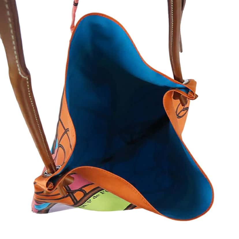 Hermès Silk and Barenia Coup de Fouet Silky City 38 Orange Silk Good condition - Model View