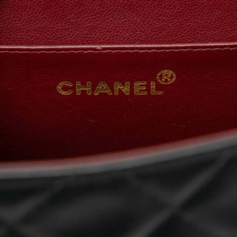 Chanel Maxi XL Classic Lambskin Single Flap Black Leather Good condition - Box View