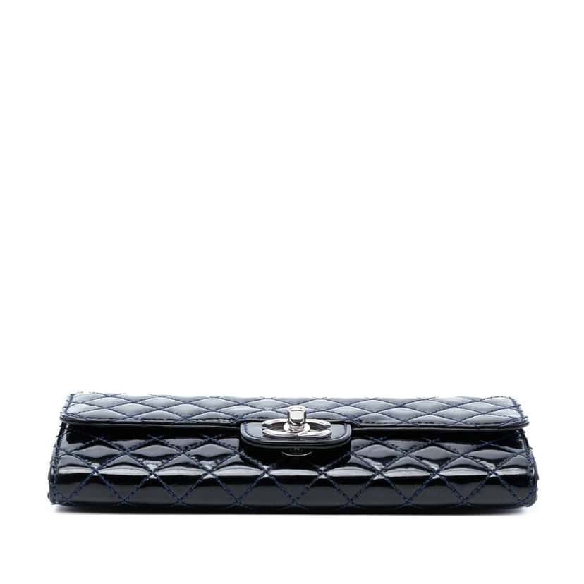 Chanel CC Quilted Patent East West Wallet On Chain Blue Leather Good condition - Inside View
