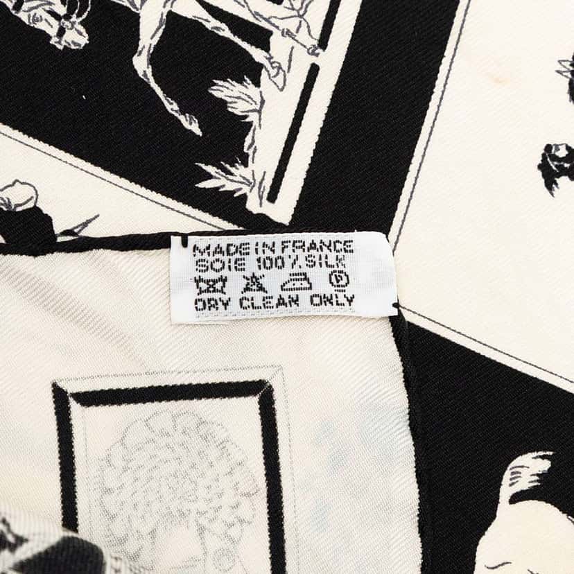 Hermès Brides de Gala en Desordre triangle Silk Scarf White Silk Good condition - Back View