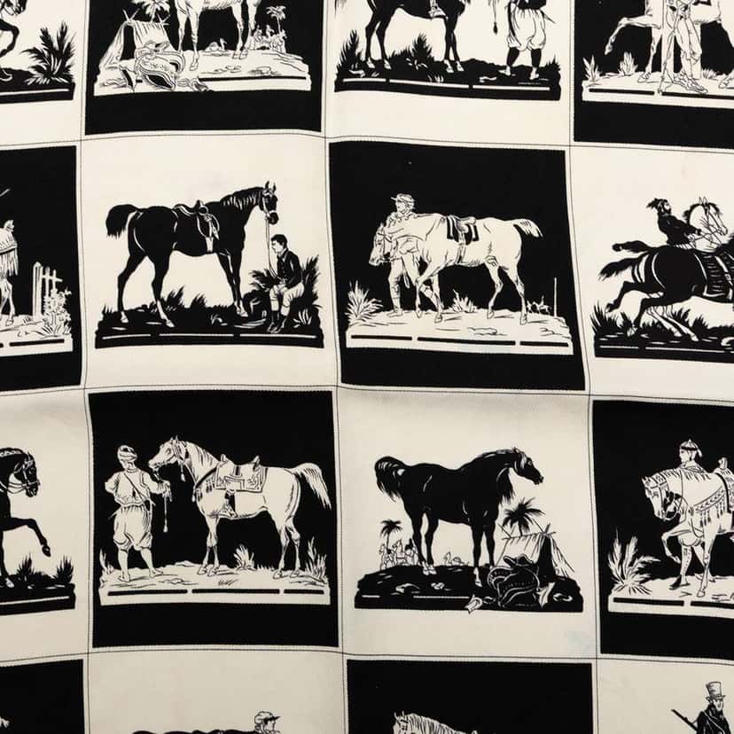 Hermès Brides de Gala en Desordre triangle Silk Scarf White Silk Good condition - Model View