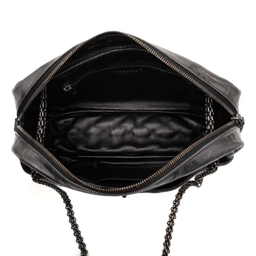 Chanel Medium Reissue 2.55 Quilted Aged Calfskin Camera Bag Black Leather Good condition - Model View