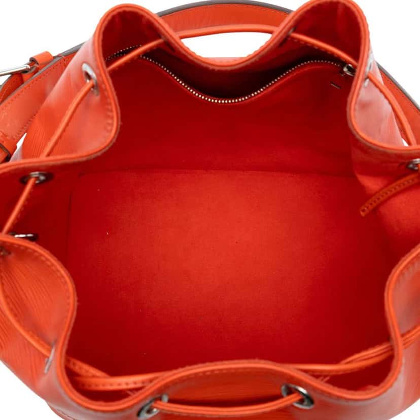 Louis Vuitton Epi Petit Noe Orange Leather Good condition - Model View