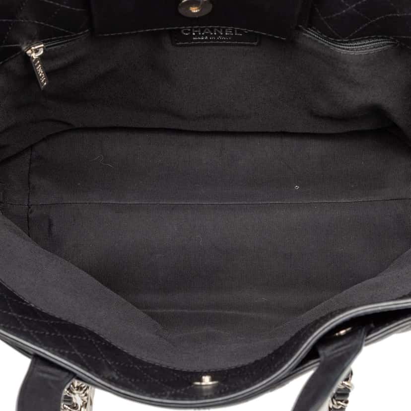 Chanel Large Quilted Calfskin Convertible Daily Shopping Tote Black Leather Good condition - Model View