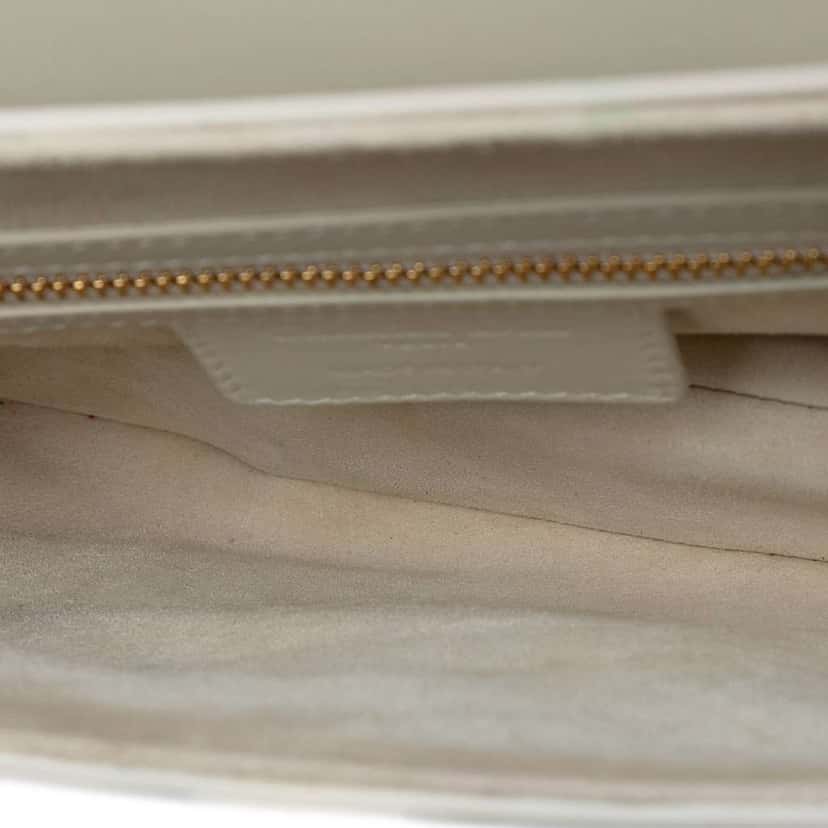 Dior Ultra Matte Calfskin Saddle Bag White Leather Very good condition - Model View