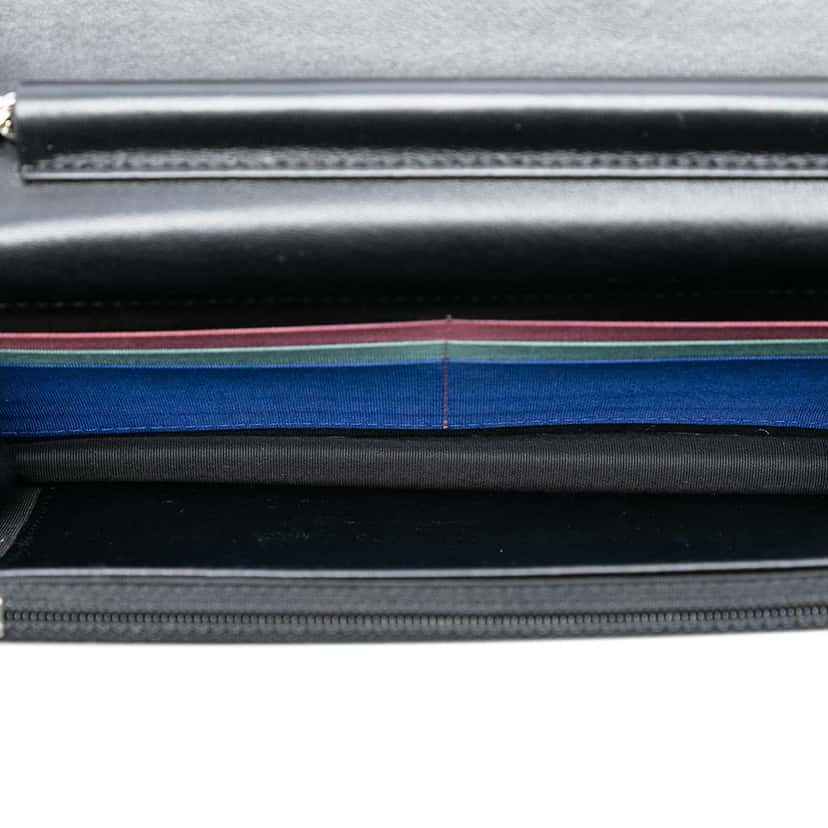 Chanel CC Quilted Lambskin Multicolor Border Full Flap Wallet on Chain Black Leather Good condition - Model View