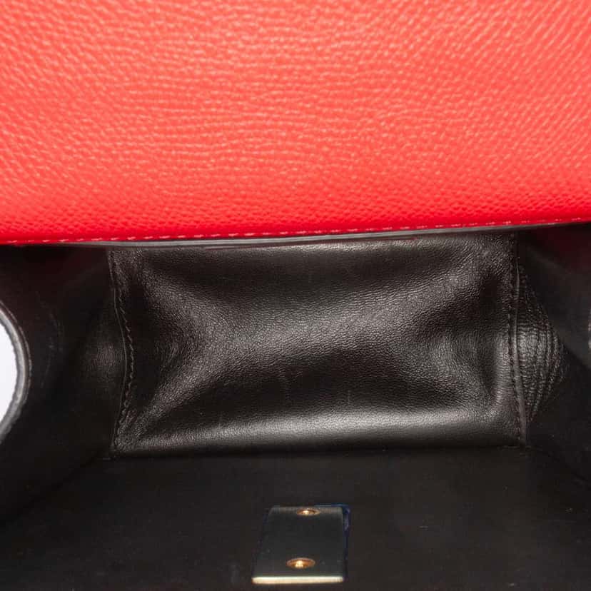 Valentino Small Grained Calfskin VSling Crossbody Red Leather Good condition - Model View