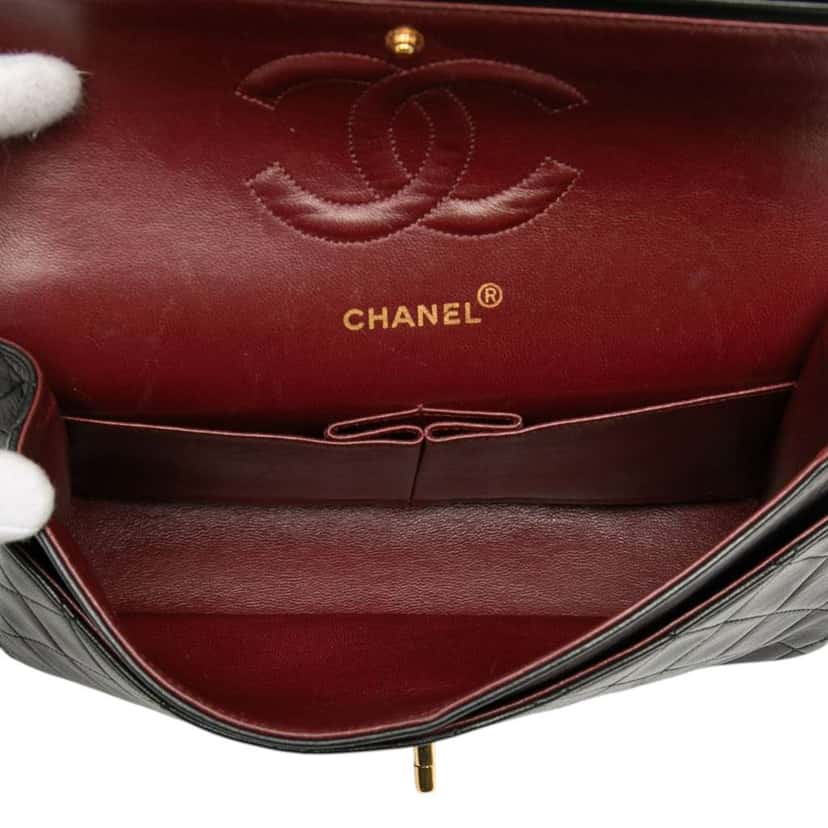 Chanel Medium Classic Lambskin Double Flap Black Leather Good condition - Model View