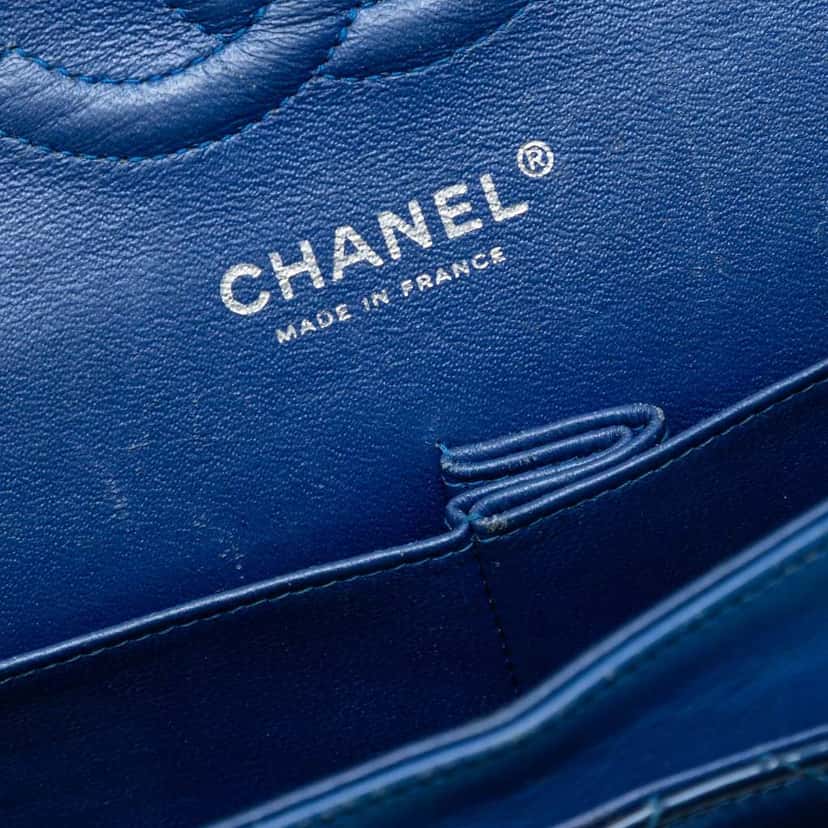 Chanel Medium Classic Patent Double Flap Blue Leather Good condition - Box View