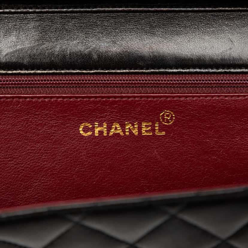 Chanel Medium CC Quilted Lambskin Single Flap Black Leather Good condition - Box View