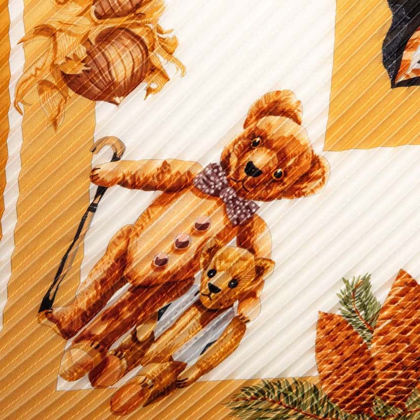 Hermès Confidents Des Coeurs Pleated Silk Scarf Brown Silk Very good condition - Box View