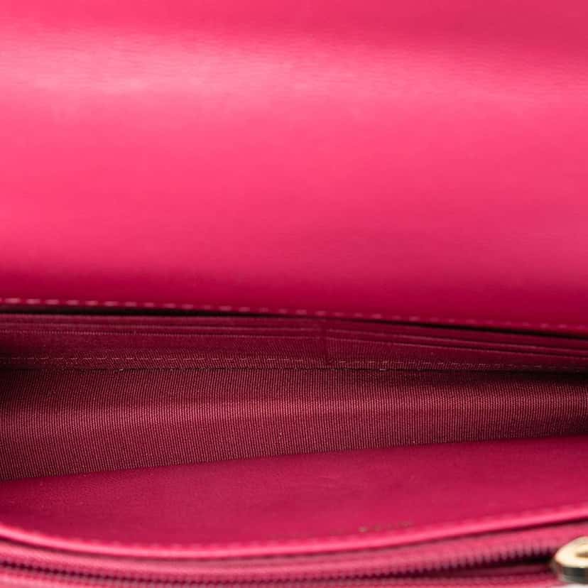 Chanel Chevron Lambskin Trendy CC Chain Wallet on Chain Pink Leather Very good condition - Model View