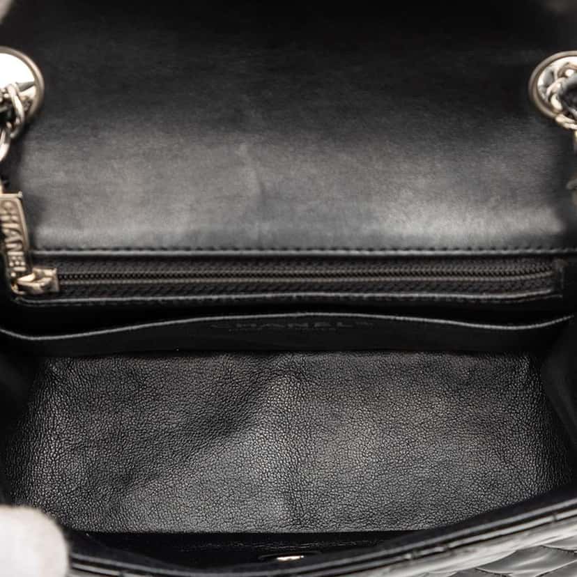 Chanel Mini Square Classic Patent Single Flap Black Leather Good condition - Model View