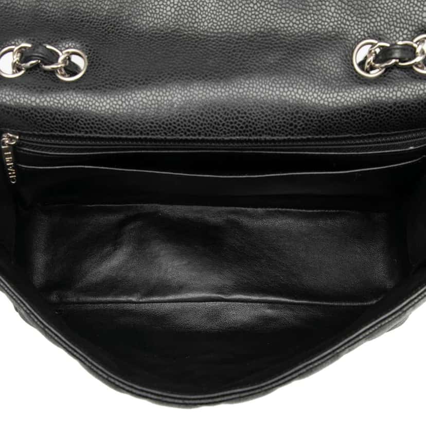 Chanel Jumbo Classic Caviar Double Flap Black Leather Good condition - Model View