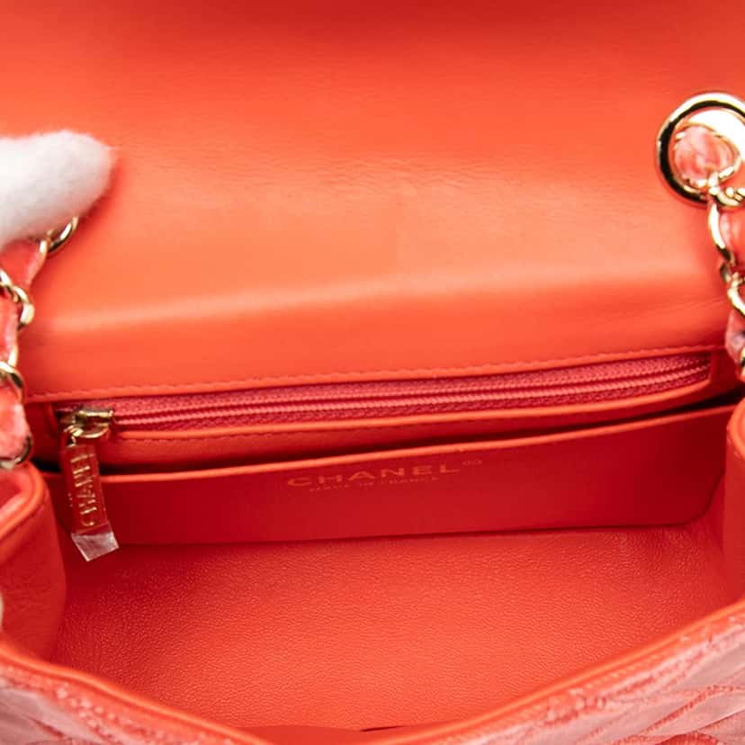 Chanel Mini Square Classic Velvet Single Flap Orange Velvet Good condition - Model View