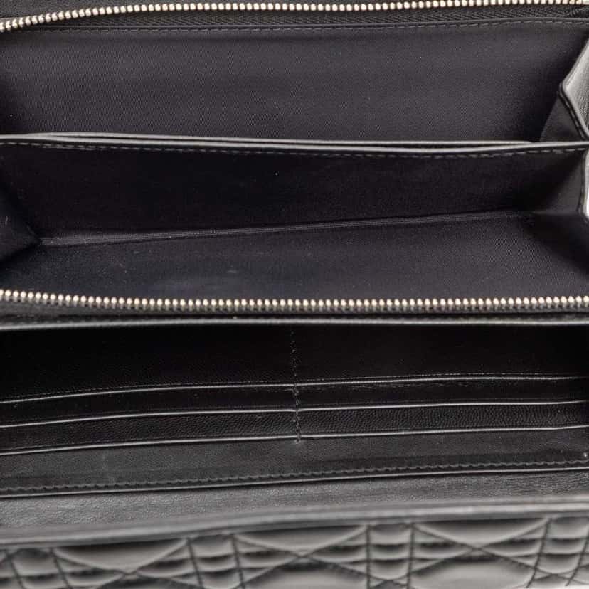 Dior Lambskin Cannage Lady Dior Wallet On Chain Black Leather Good condition - Model View