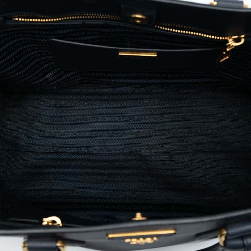 Prada Bicolor Saffiano Lux Tote Blue Leather Good condition - Model View