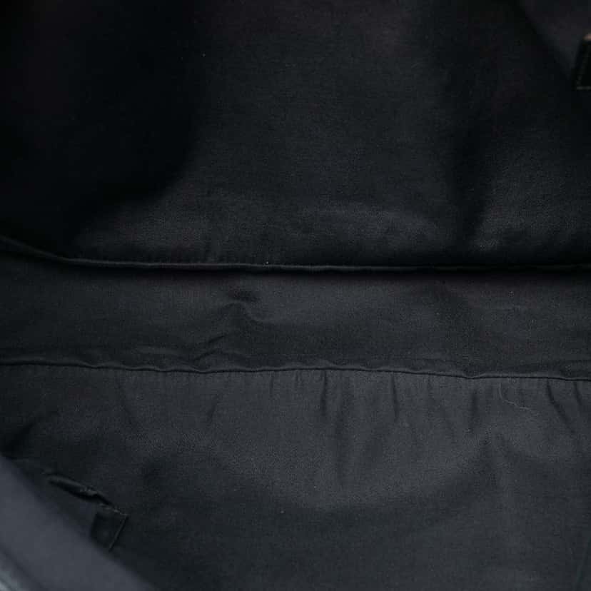 Gucci GG Canvas Messenger Bag Black Canvas Good condition - Model View